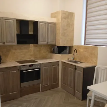 стефанов * וארנה